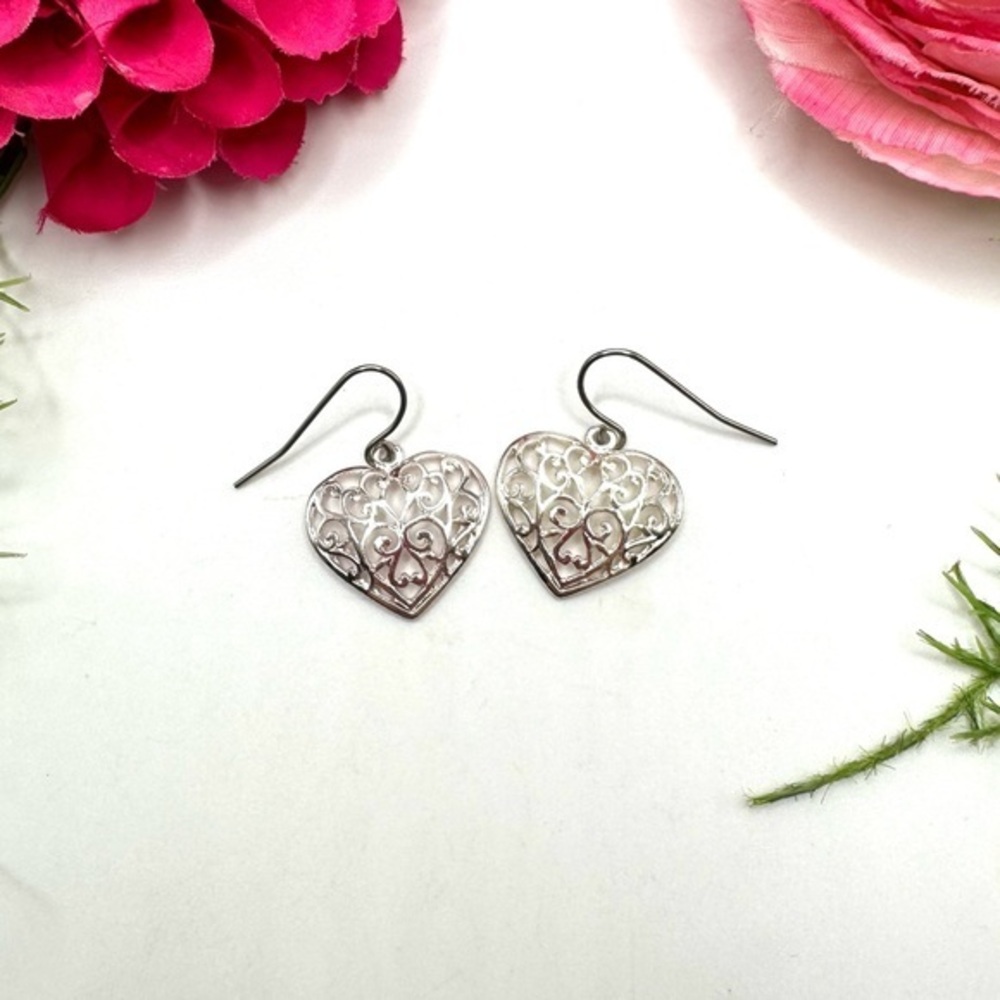 NEW⚜️Ornate Lace Heart Earrings